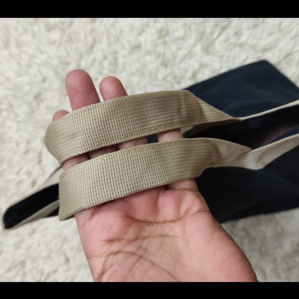 Estee Lauder Small Tote - Picture 2 of 4